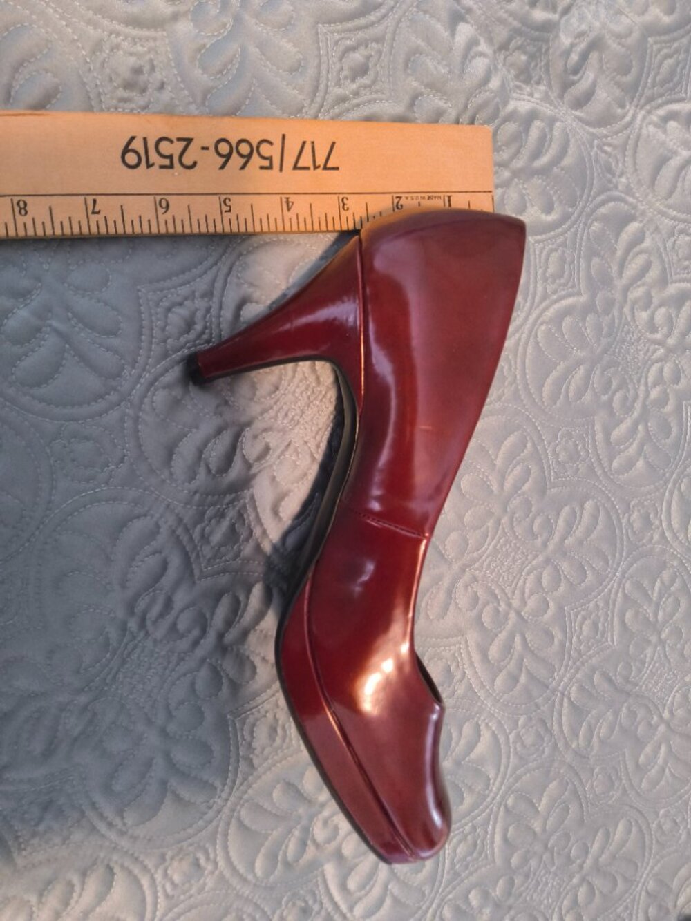 Bandalino 9M Deep Red Heels - Picture 6 of 6